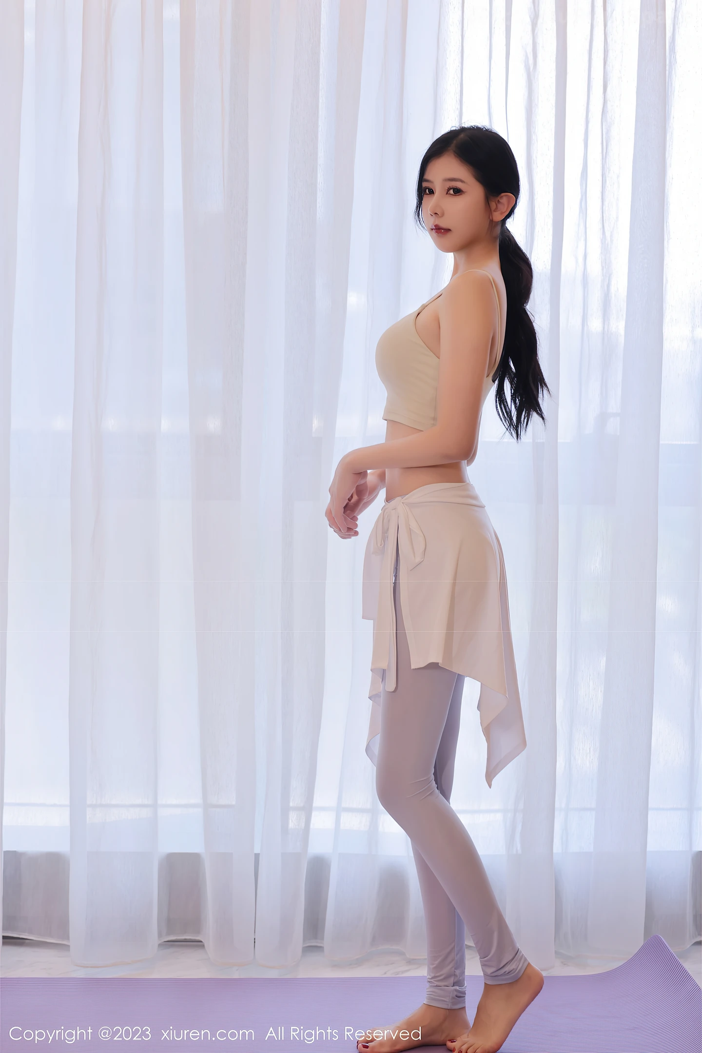 图片[4]-[XiuRen秀人网]VOL.7294 模特尹甜甜健身场所性感浅色瑜伽服饰配开档白丝迷人诱惑写真67P-秀人网官方网站